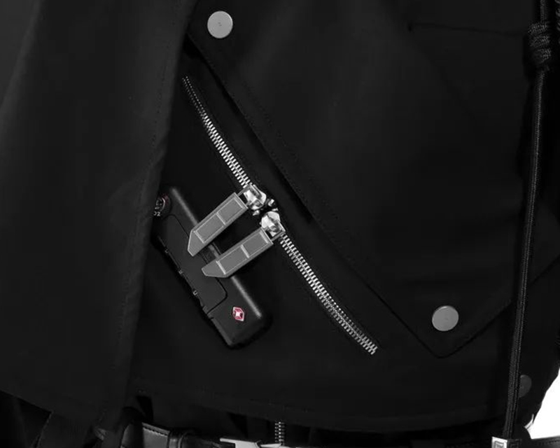首次！聯(lián)手Pièces Uniques進軍時尚領(lǐng)域